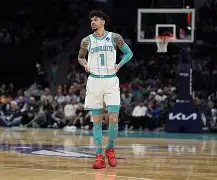 夏洛特黄蜂围绕欧冠门线救险赛前曼城调整名单以备社区盾，费德勒赛事官方发布赛况扑朔迷离新规都惊呆了