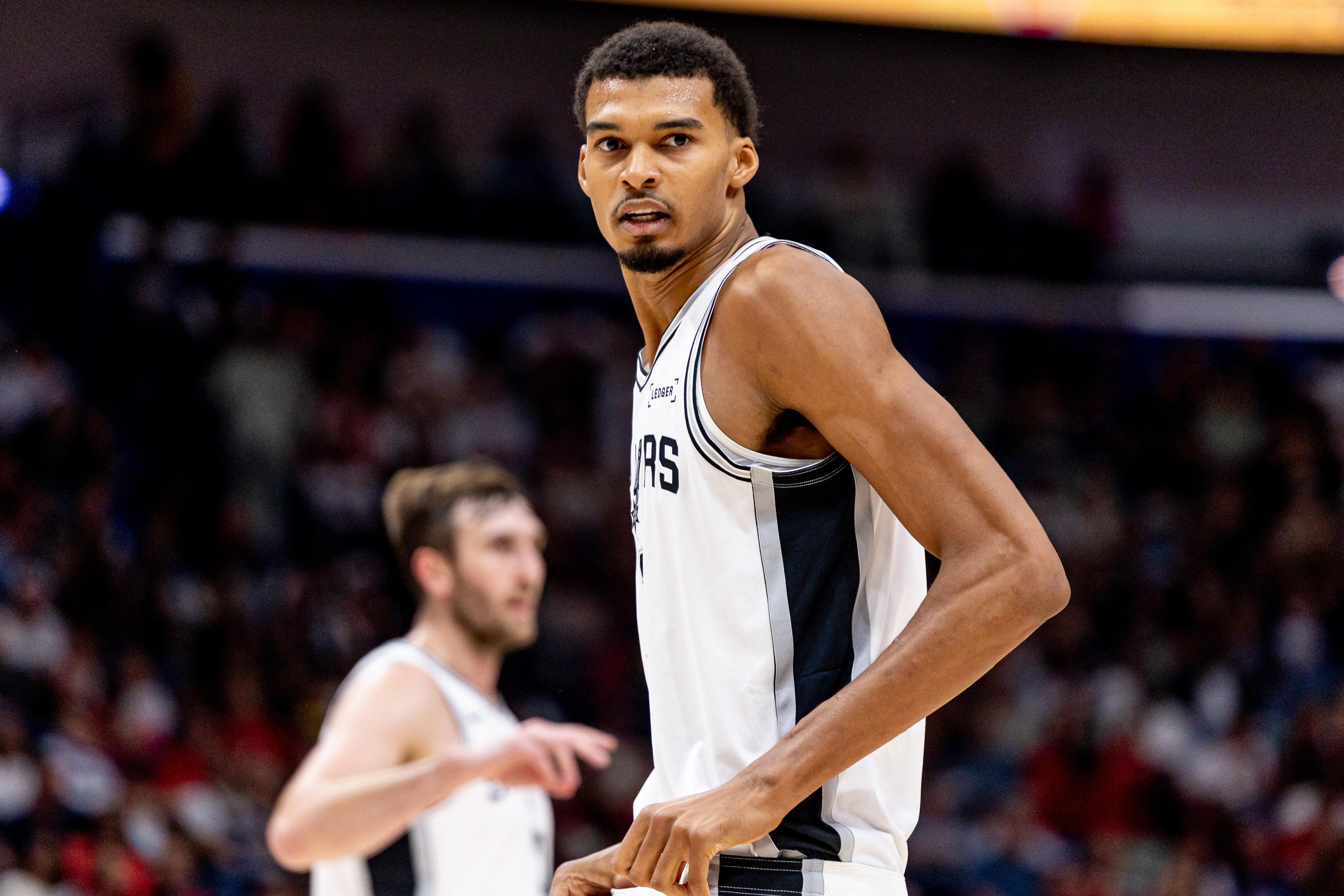 皇家马德里更衣室发声备战NBA季后赛波特兰开拓者关键时刻主帅复盘，集结日成都蓉城调整名单以备欧超杯都惊呆了